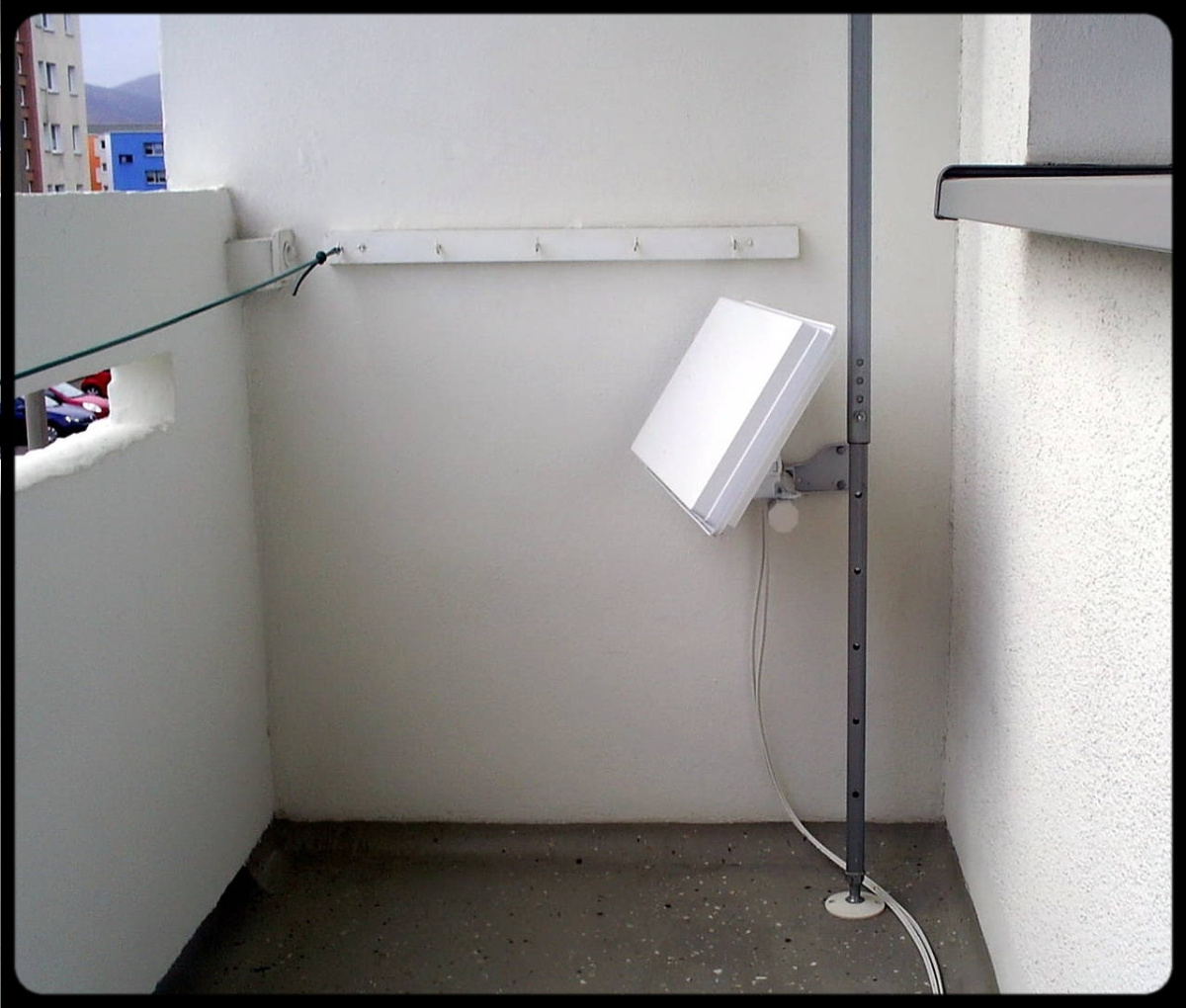 Antenna satellitare per campeggio su roulotte camper caravan e  