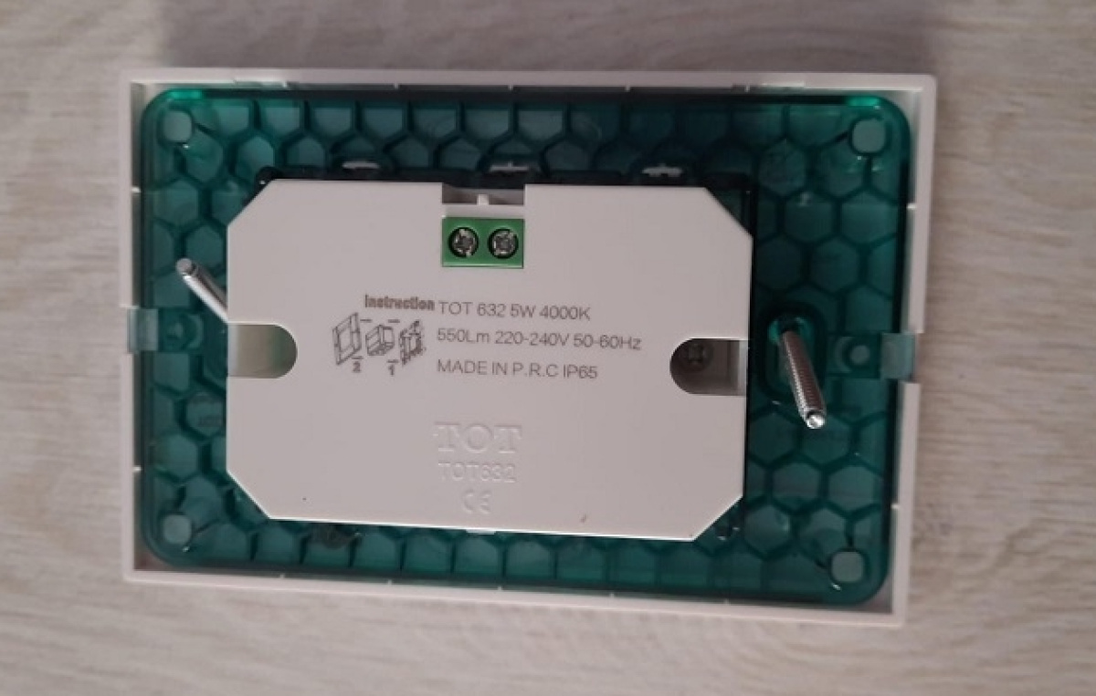 segnapasso led per corridoi e scale compatibile vimar plana