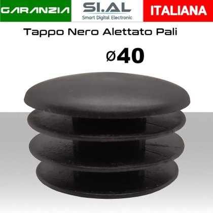 Tappo Nero Alettato in Polietilene per Pali antenna Ø40